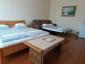 Első emeleti, családi, 6. számú szoba