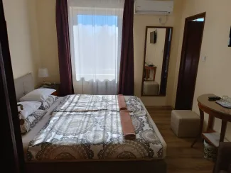 Első emeleti, kis, franciaágyas, 4. számú szoba