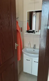 Első emeleti, egyágyas, 7. számú szoba