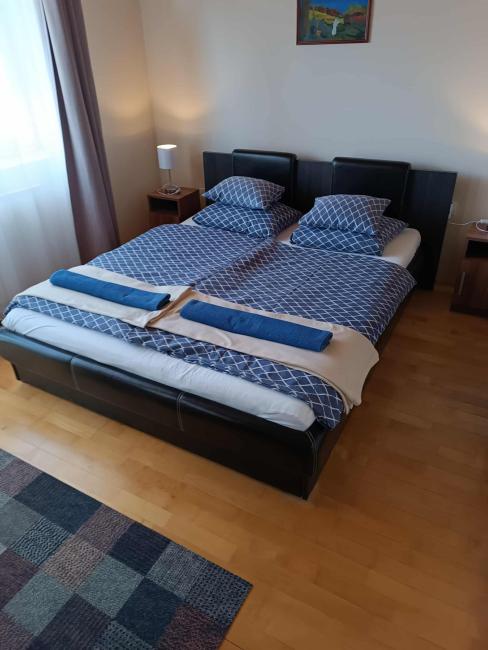 Második emeleti, franciaágyas, 10. számú szoba