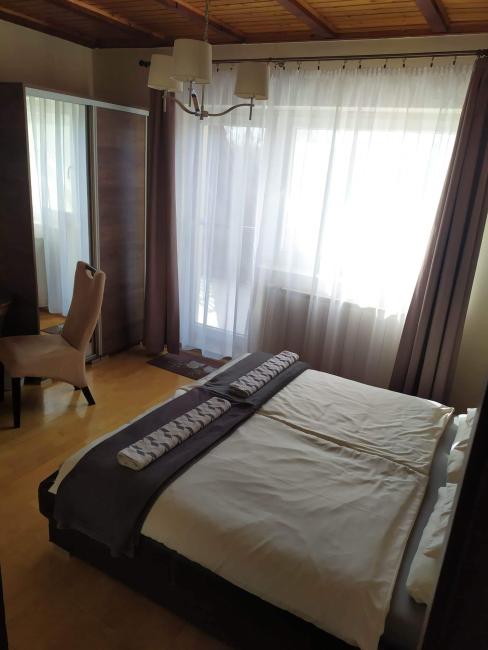 Panorámás franciaágyas szoba, II. emelet 10.