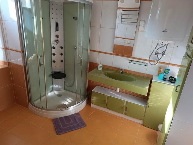 Földszinti, külön ágyas, 3. számú szoba