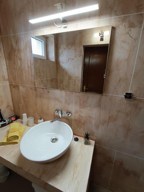 Második emeleti, franciaágyas, 10. számú szoba