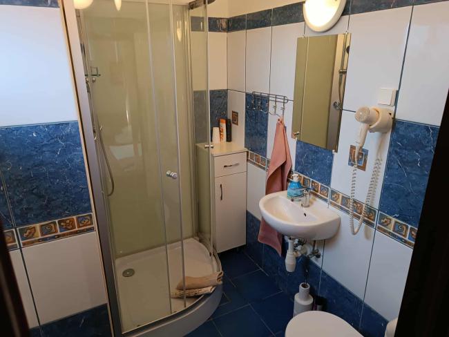 Első emeleti, kis, franciaágyas, 4. számú szoba