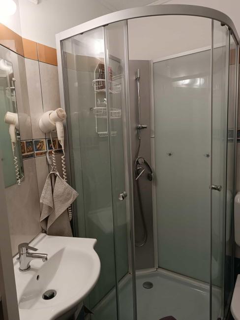 Első emeleti, családi, 5. számú szoba