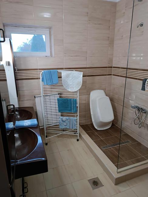 Első emeleti, családi, 6. számú szoba