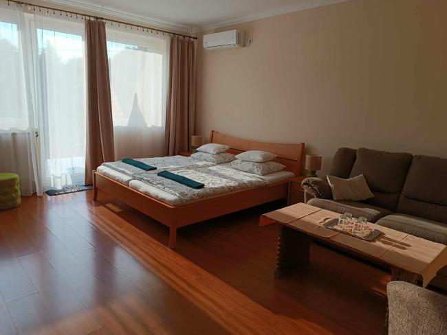 Első emeleti, családi, 6. számú szoba