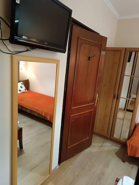 Földszinti, külön ágyas, 3. számú szoba